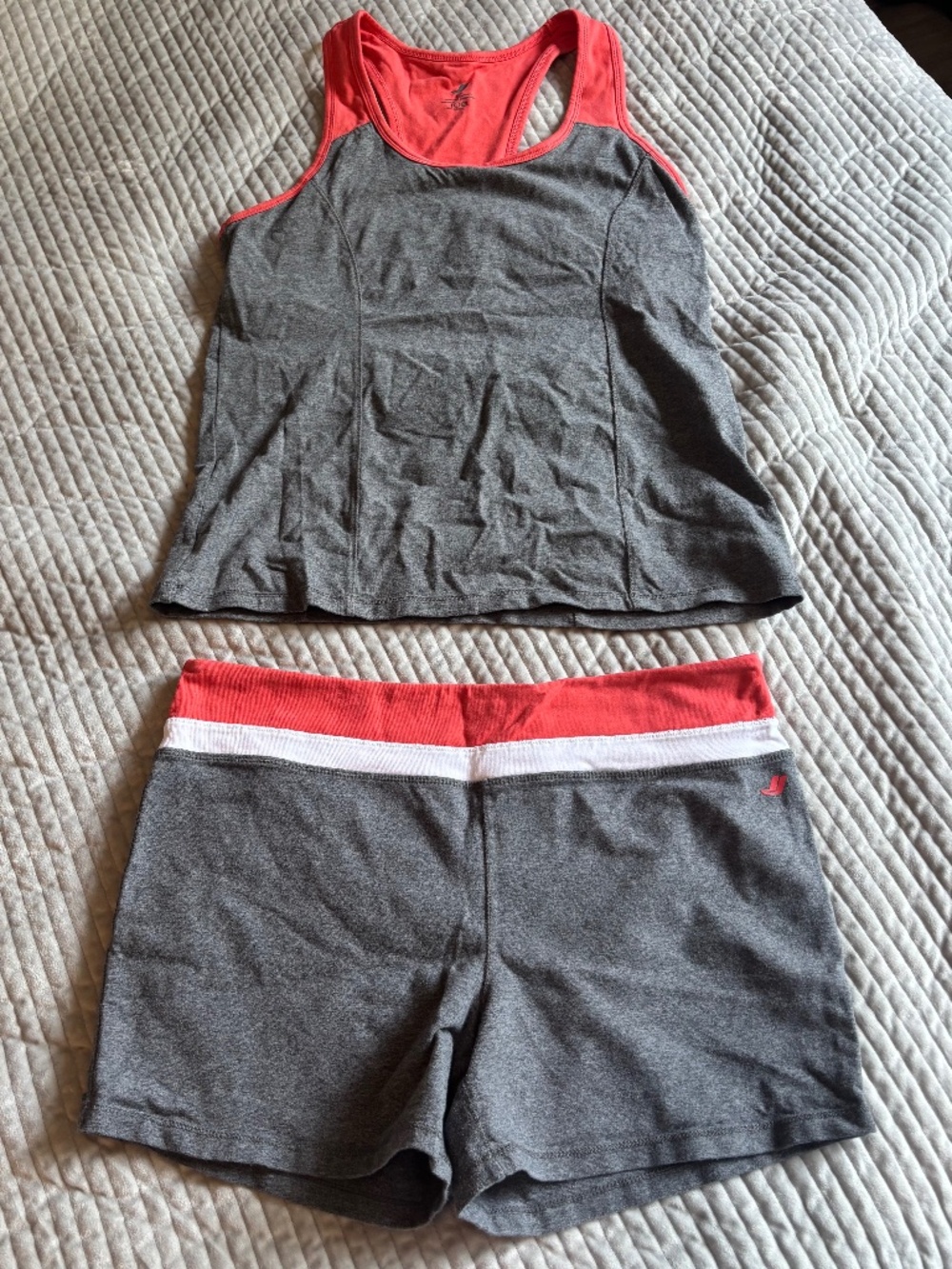 Joe Fresh Active 2 Piece Set Racerback Tank Top Built In Bra Shorts Grey Coral L